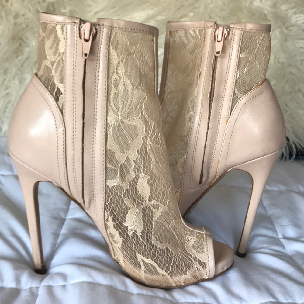Steve Madden nude boots size 6.5